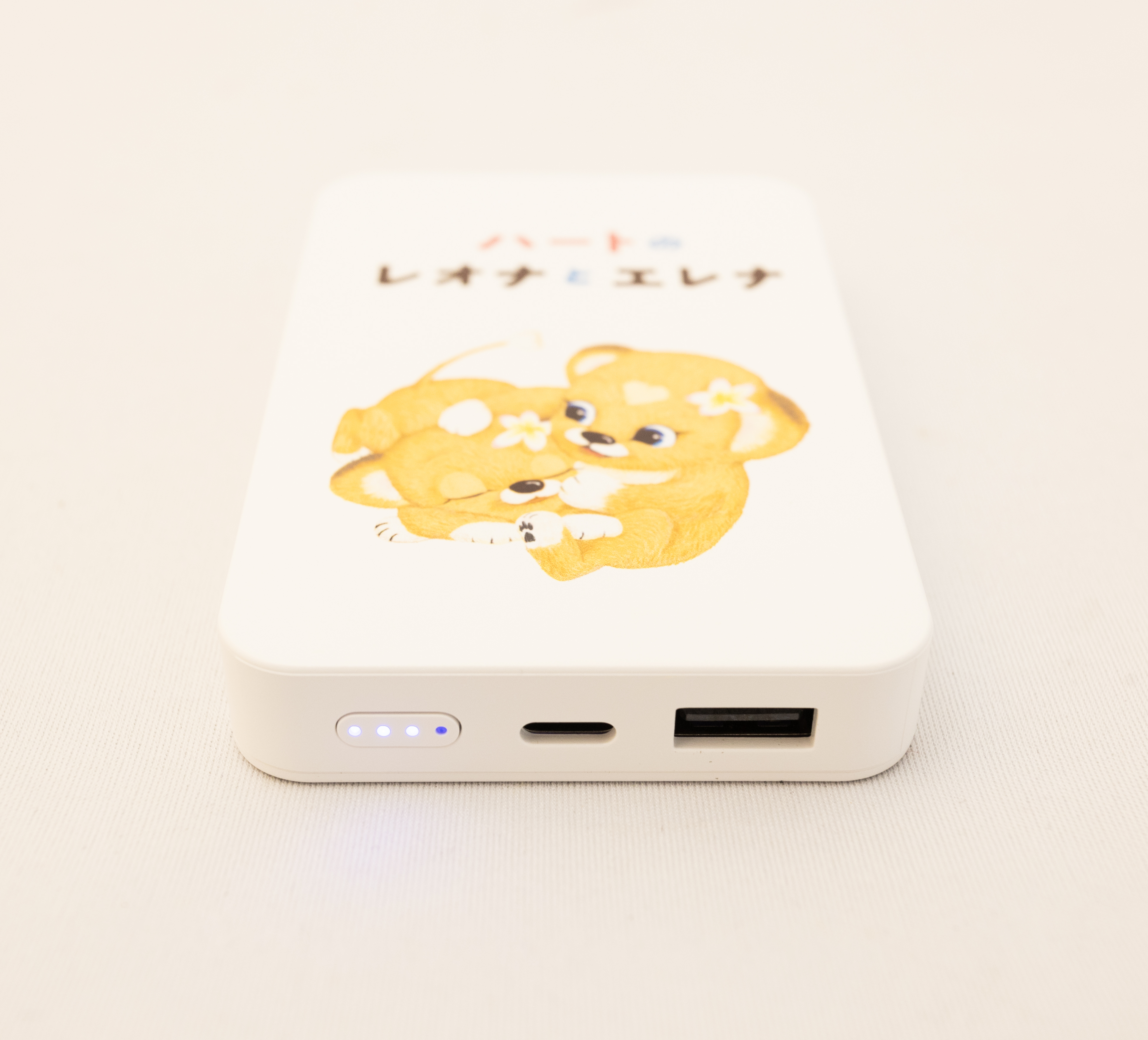ハートのレオナとエレナ モバイルバッテリー